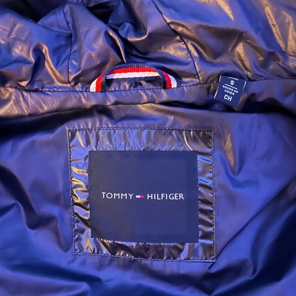 Tommy Hilfiger black puffer Size M - Picture 3 of 3